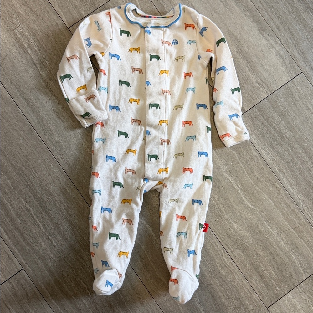 Magnetic Me Eco-Friendly Baby Onesie with Animal Print